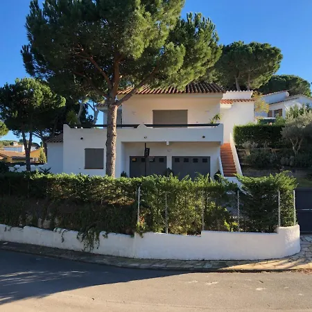 Villa In Met Prive Zwembad En Tuin *