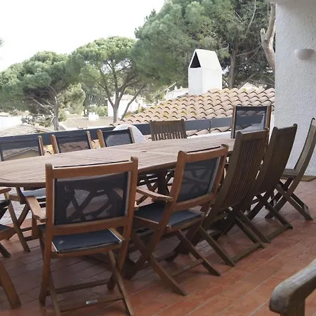 Villa In Met Prive Zwembad En Tuin *