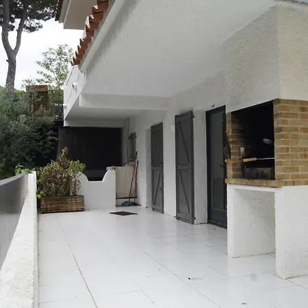 Villa In Met Prive Zwembad En Tuin *